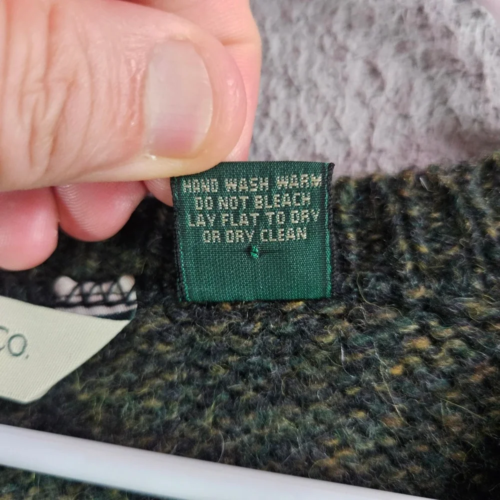 GH Bass Mens XL V-Neck Sweater Vest Dark Green Wool Blend Marl Made in USA